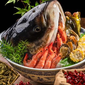 Heilongtan Big Fish Head Hot Pot (Chengdu Century City Holiday Inn)