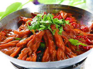 Shiwei Xiang Dry Pot Grilled Fish and Stir-fried Vegetables