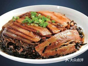 Ma's Dried Bean Soup · Fresh Pork Trotter