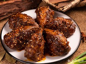 Fragrant Jiuli Hot Pot with Shredded Rabbit