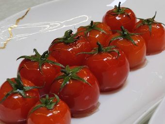 Mingqian Xi Tao Family Banquet