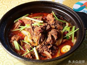 Liu's Spicy Chicken Pot (Xinguang Tian Di Store)