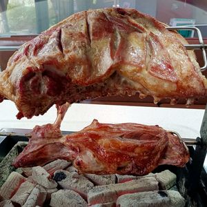 Shengji Charcoal Roasted Lamb Leg