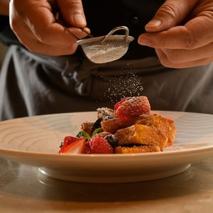 Chengdu Sheraton Grand Hotel · Lakeside All-Day Dining