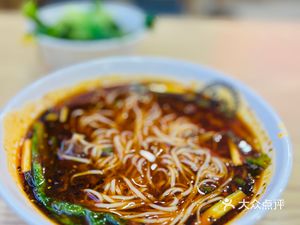 Seven Noodles Neijiang Beef Noodles