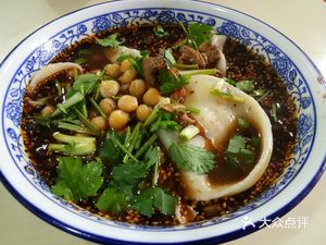 Chongqing Stewed Chicken Cover Noodles with Intestine Rice Noodles
