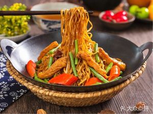 Qinggongdao: Cold Noodles, Meat Sandwiches & Spicy Soup (Xihua Branch)