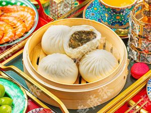 Li Chen Zhang Fresh Porridge, Soy Milk & Fried Dough Sticks Market (Xihua University Branch)