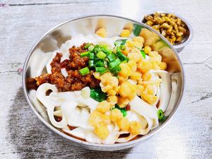 Pork Foot Rice Noodles with Hand-cut Noodles (Wenwu Road No. 94 Courtyard Branch)