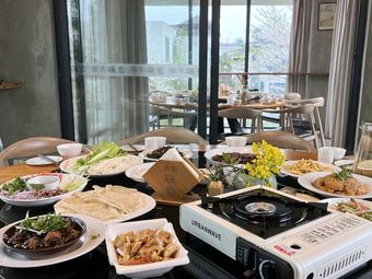 Mingyue Sakura Garden