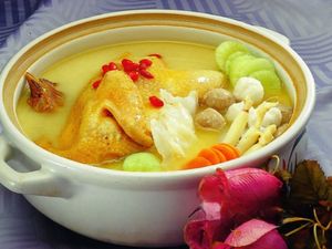 Qiongla Longming Stewed Chicken with Milk Soup Noodles