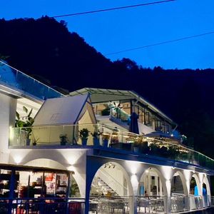 There's a Courtyard · Self-service BBQ · Firewood Chicken · Team Building