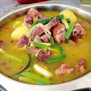 Authentic Chongqing Style Char Siu Pig Trotter Soup Pot (Jiaolong Port Branch)