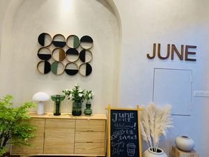 Lnward June Coffee & Space