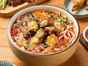 Xiangyu Black Chicken Rice Noodles