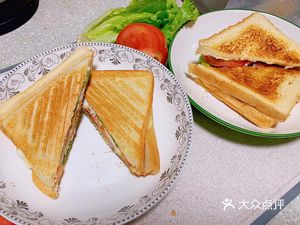 Qingbaijiang Railway Station Canteen