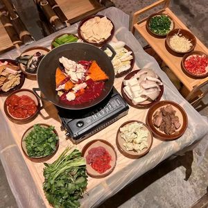 Zhong Yi Xiang Small Hot Pot