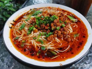 Ludingzhai Beef Noodles (Longhu Tianjie Main Store)