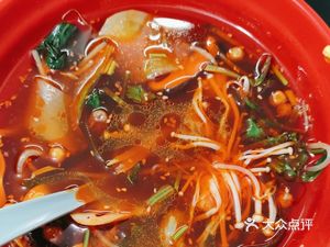 Old Chengdu Hot Pot, Stir-Fried Vegetables & Huainan Beef Soup (Xiaoshan Store)