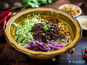 Old Beijing Noodles with Soybean Paste (Zhongsha Village Store)