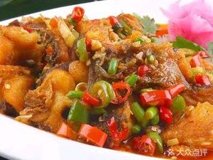 Wooden Bucket Rice, Stir-Fried Freshly for Better Taste