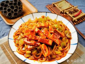 Jiang Xiaoyang Xinjiang Fried Rice Noodles (Boyi Jun Store)