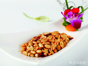 Ke Jing Zao Crispy Roast Pork Elbow · Roast Spare Ribs