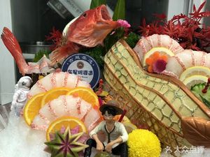 Ancient Yue Family · Lake and Mountain Views