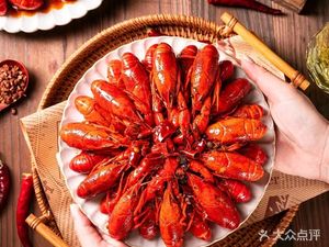 Authentic Braised Chicken with Yellow Sauce · Crawfish · Grilled Fish