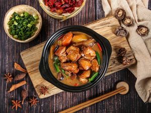 Shandong Dumplings & Braised Chicken (Baolong Store)