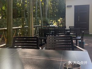 Tonglu County Zhuyi Restaurant