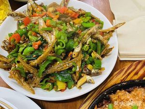 Quzhou Family Home (Quanfu Bridge Road Store)