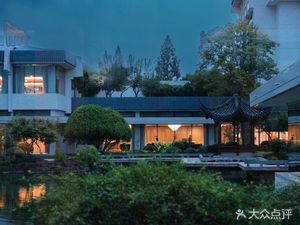 Huanglong Hotel · Longyin Ge