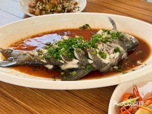 Tong Jian Lake Farmhouse Restaurant