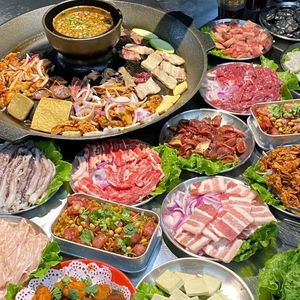 Guizhou Wild Girl Earth Oven Pot