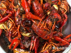 Xiao Zhang's Spicy Seafood (Xincheng Community 105 Neighborhood Branch)