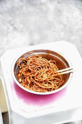 Tiepengzi Hot Dry Noodles