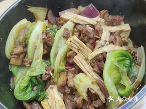 Huang Shulang Chicken Pot (Chicken Gongbao)