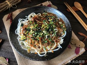 Dingxiang Red Oil Beef Noodles (Hanshi District Haxing Street and Xiangli Community Branch)