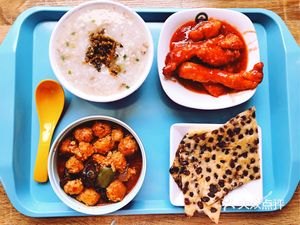 Wuhan University Lakeside Canteen