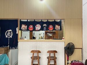 Heluo Sushi (Wuchang Institute of Technology Store)