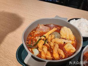 Wuhan University of Technology South Lake Campus Yue Yuan Canteen