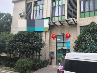 Sichuan-Hunan River and Lake Cuisine