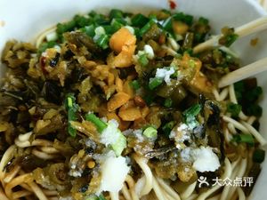 Dingwei Xian Beef Noodle & Rice Noodle Shop (Qingneng Zhengrongfu Store)