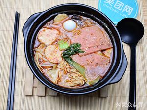 Miguifang Yunnan Crossing Bridge Rice Noodles (Experimental Middle School Store)