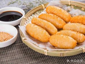 Salted Duck Skewers with Spicy Chicken from Fengdu