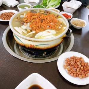 Tang Ji Pig's Trotter Chicken