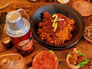 Nong Zhuan Fei Old Hot Pot (Longqing Street Branch)