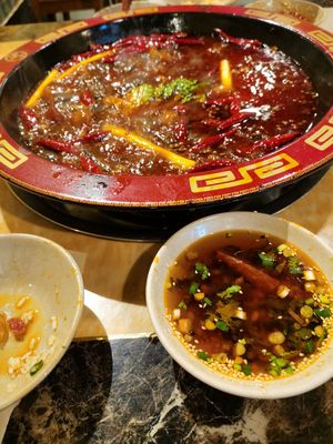 Tu Niu Chang Old Hot Pot (Zhongjiao Jinyue 2nd Phase Store)
