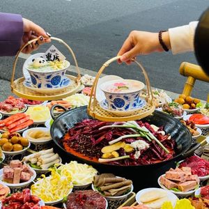 Hong Jiu Ge Old Hot Pot (Sanxia Square Branch)